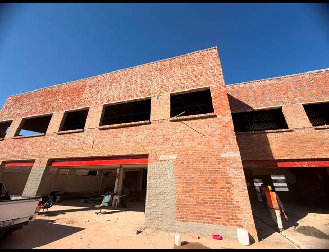 330M² WAREHOUSE TO LET IN EASTLEIGH