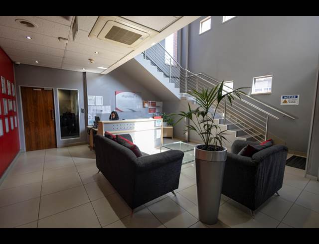 9,162M² WAREHOUSE TO LET IN WATERFALL