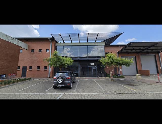 1,050M² SHOWROOM TO LET IN NORTH RIDING
