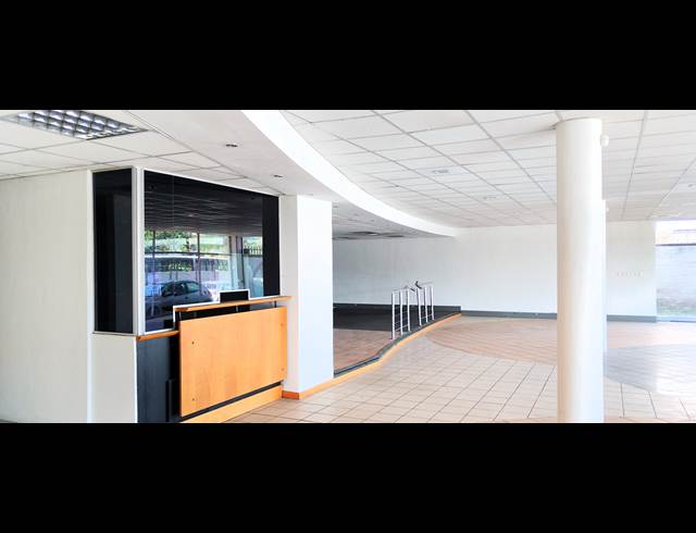 1,570M² RETAIL TO LET IN SONHEUWEL