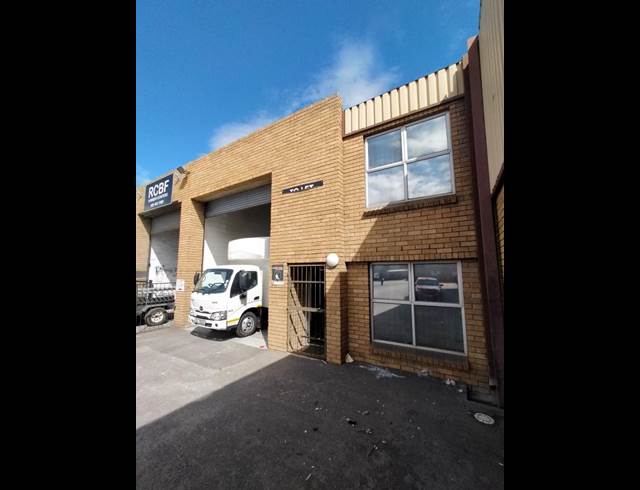 334M² WAREHOUSE TO LET IN STIKLAND INDUSTRIAL