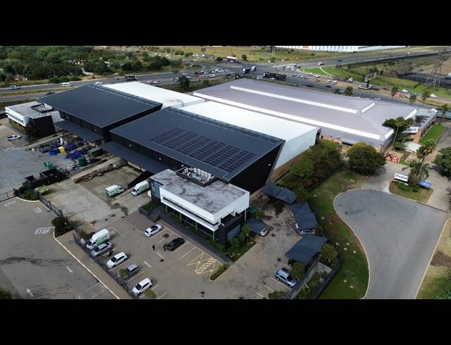 3,137M² WAREHOUSE TO LET IN HALFWAY HOUSE