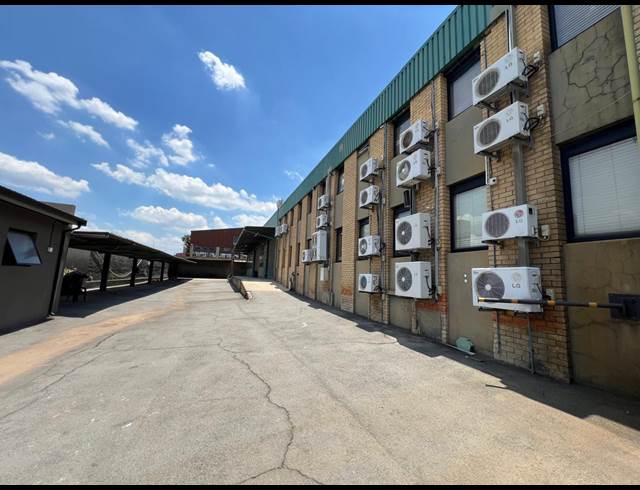 2,798M² WAREHOUSE TO LET IN STRIJDOMPARK