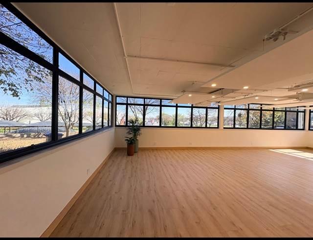 265M² OFFICE TO LET IN HALFWAY HOUSE