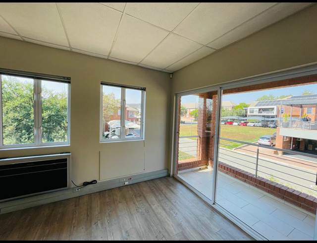 365M² OFFICE TO LET IN FOURWAYS