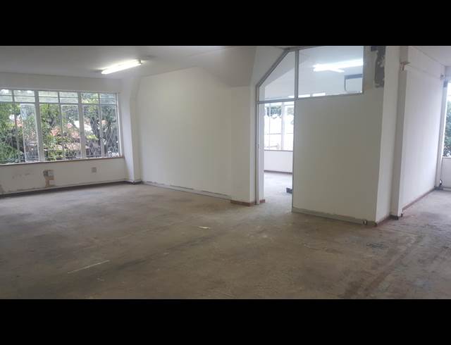 119M² OFFICE TO LET IN STAMFORD HILL