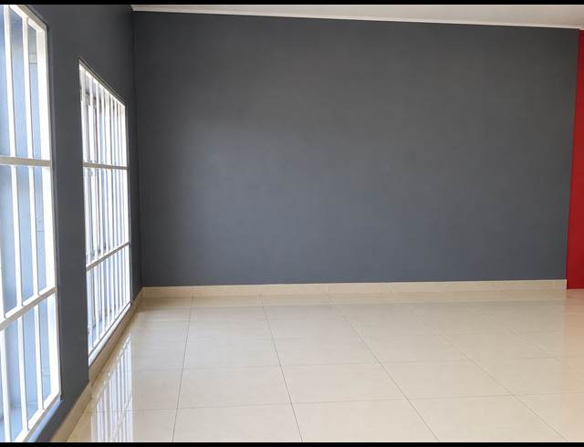 101M² BUSINESS CENTRE TO LET IN HUGHES