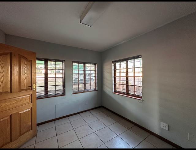 100.50M² OFFICE TO LET IN HIGHVELD BUSINESS PARK
