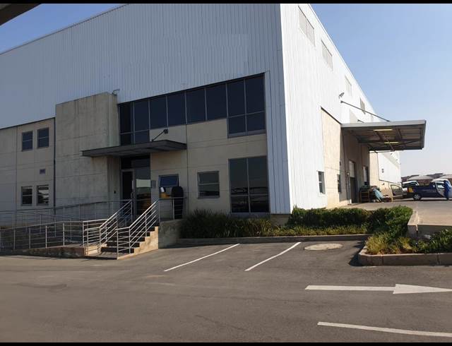 3,277M² WAREHOUSE TO LET IN POMONA