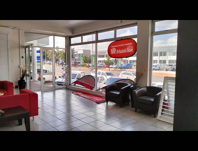 115M² RETAIL TO LET IN BO OAKDALE