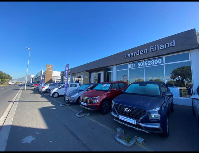1,903M² SHOWROOM TO LET IN PAARDEN EILAND