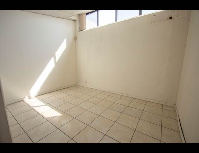 750M² OFFICE TO LET IN KRAMERVILLE