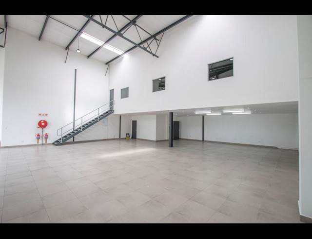 347M² RETAIL TO LET IN OLIVEDALE