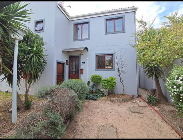 2 BEDROOM PROPERTY TO RENT IN VREDEKLOOF