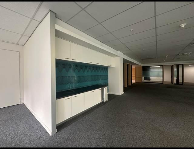 426M² OFFICE TO LET IN SANDTON CENTRAL