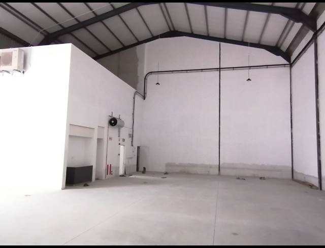 529M² WAREHOUSE TO LET IN STIKLAND INDUSTRIAL