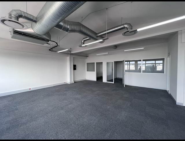 151M² OFFICE TO LET IN GREEN POINT