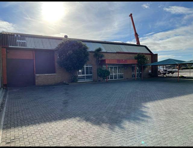 1,000M² WAREHOUSE TO LET IN PAARDEN EILAND