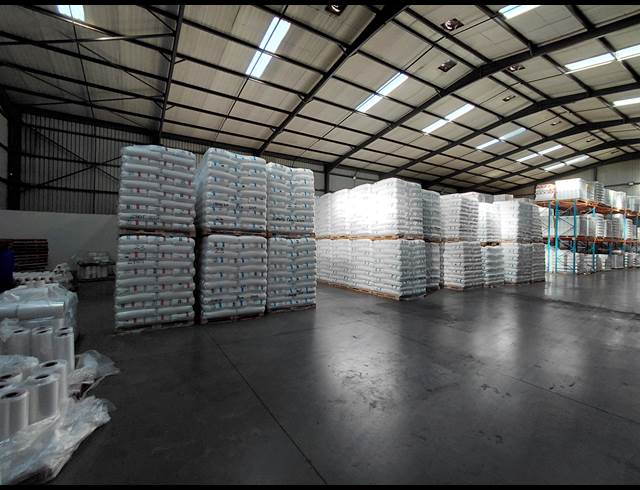 1,050M² WAREHOUSE TO LET IN CLAYVILLE