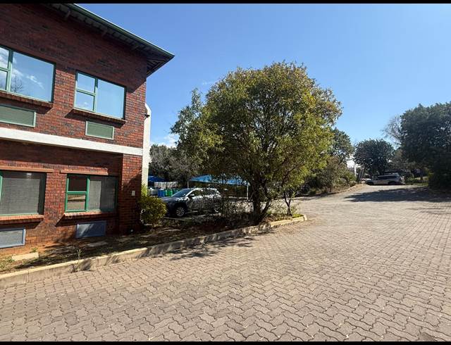 482M² WAREHOUSE TO LET IN KYALAMI