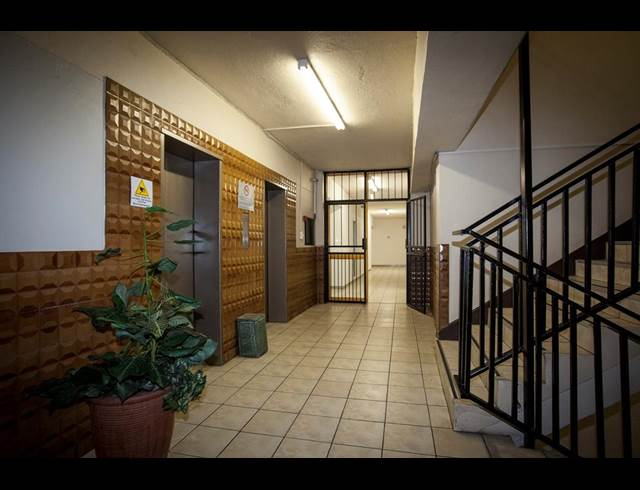 33M² OFFICE TO LET IN ALBERTON NORTH