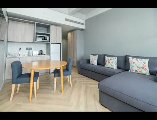 1 BEDROOM APARTMENT RENTED IN CAPE TOWN CITY CENTRE