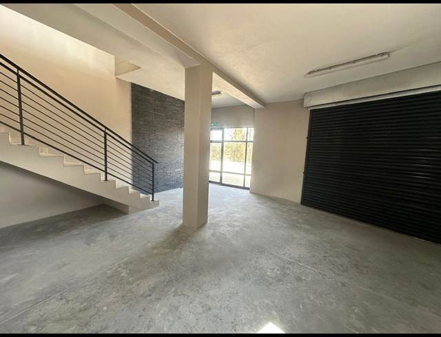 148M² WAREHOUSE TO LET IN MOREHILL