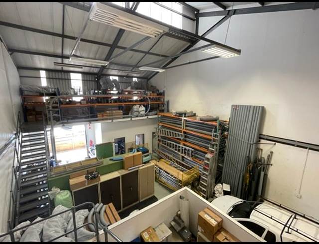 INDUSTRIAL PROPERTY TO RENT IN HENNOPSPARK