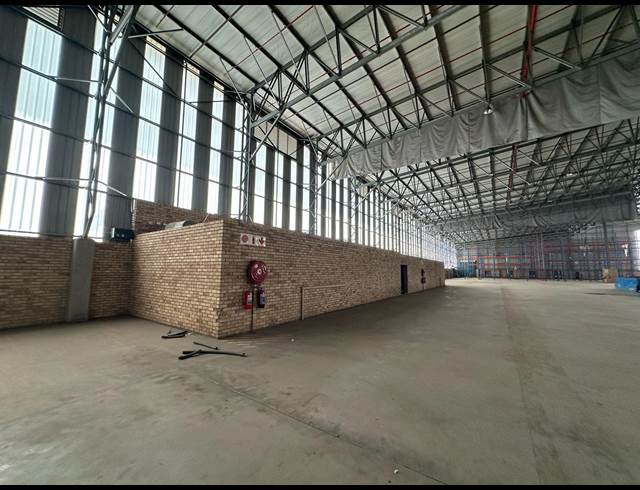 22,510M² WAREHOUSE TO LET IN MOSTYN PARK