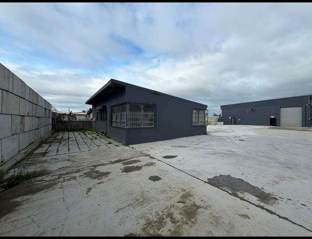 425M² WAREHOUSE TO LET IN WETTON