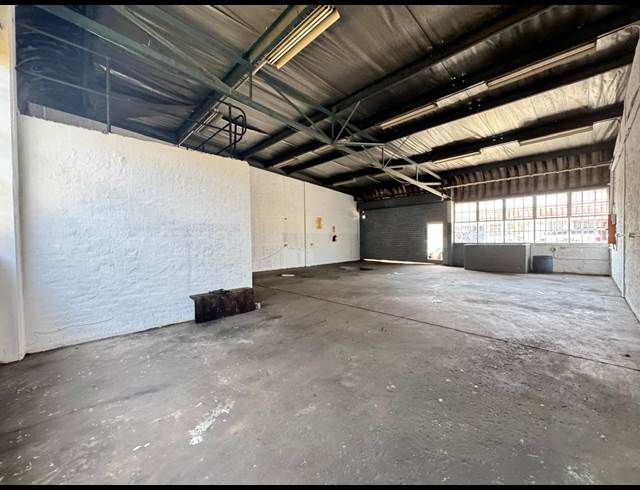 150M² WAREHOUSE TO LET IN PHOENIX INDUSTRIAL