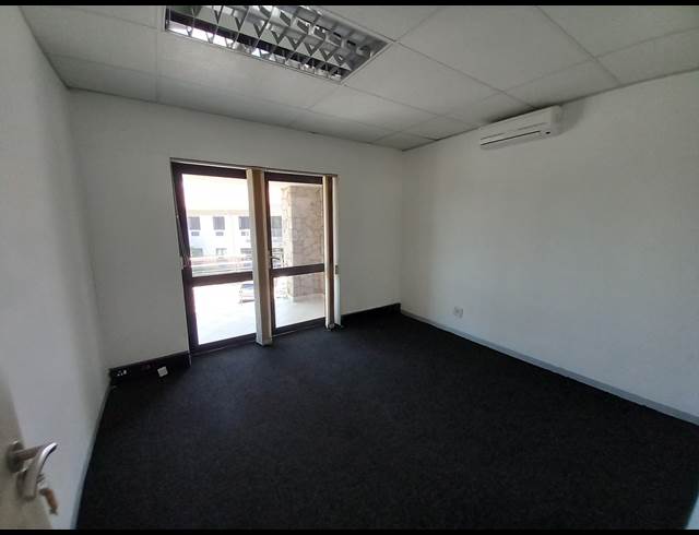 279M² OFFICE TO LET IN BRYANSTON