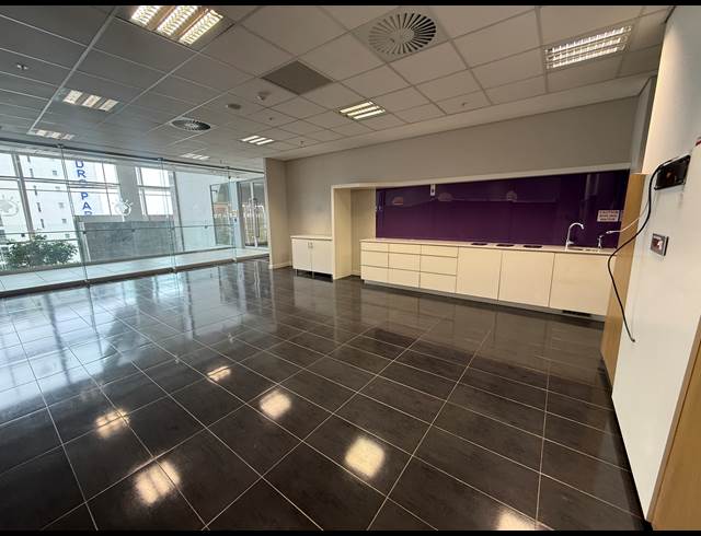 1,418M² OFFICE TO LET IN SANDTON CENTRAL