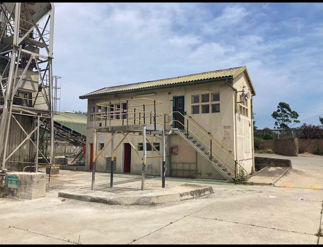 3,350M² INDUSTRIAL YARD TO LET IN SHAKAS ROCK