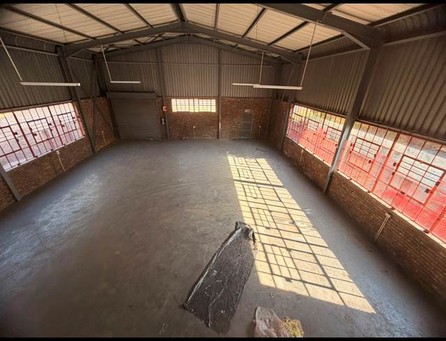 465M² WAREHOUSE TO LET IN SEBENZA
