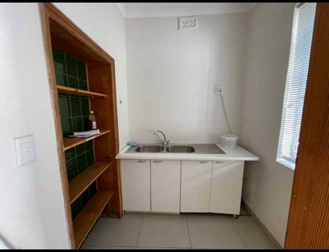 433M² BUILDING TO LET IN VREDEHOEK
