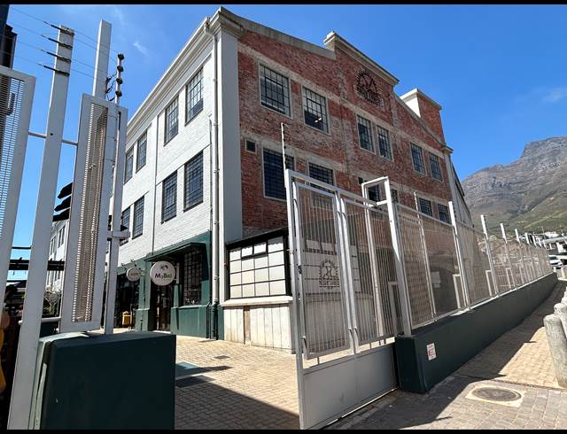 76M² BUILDING TO LET IN WOODSTOCK