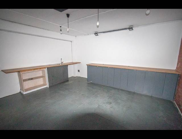 836M² WAREHOUSE TO LET IN OLIVEDALE