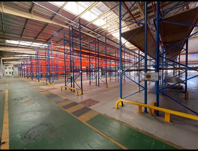 11,924M² WAREHOUSE TO LET IN HALFWAY HOUSE
