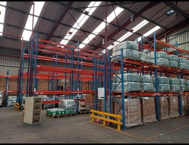 1,530M² WAREHOUSE TO LET IN POMONA