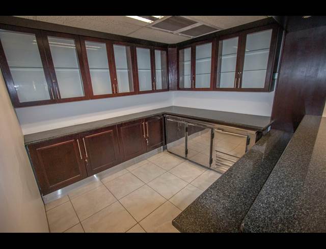 1,578M² OFFICE TO LET IN HALFWAY HOUSE