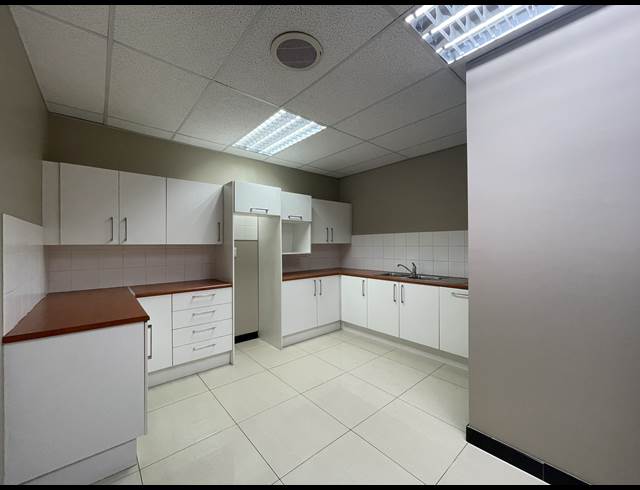 515M² OFFICE TO LET IN SANDTON CENTRAL