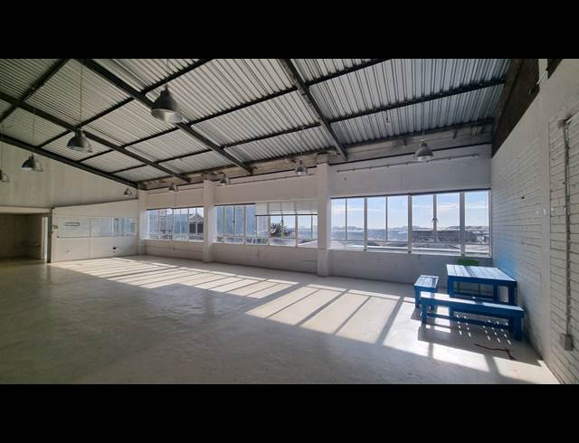 365M² BUILDING TO LET IN WOODSTOCK