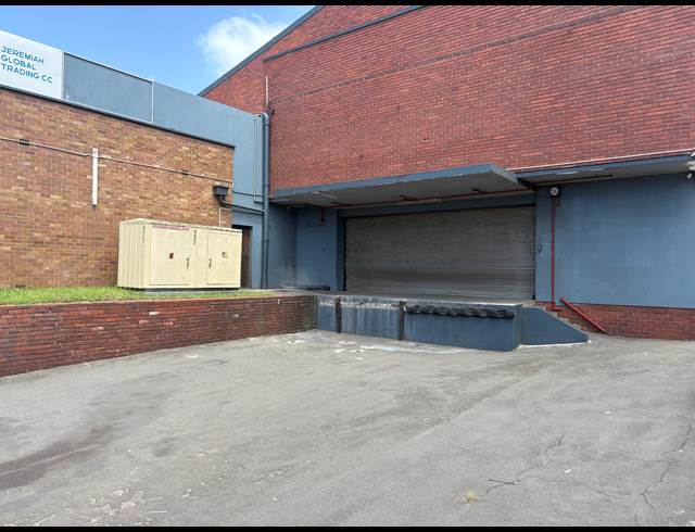 2,110M² WAREHOUSE TO LET IN CONGELLA