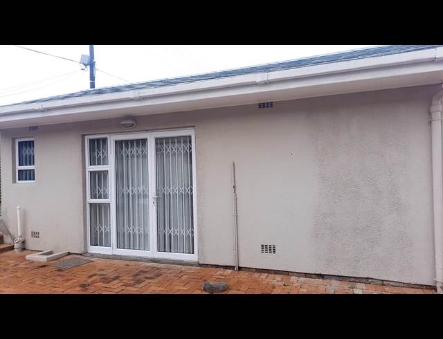 31M² OFFICE RENTED IN DURBANVILLE CENTRAL