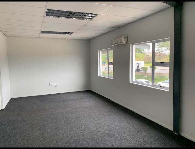 1,069M² WAREHOUSE TO LET IN BRIARDENE