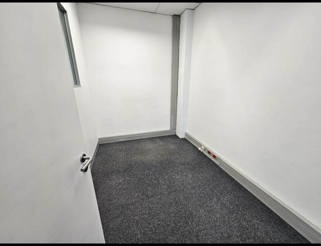 187M² OFFICE TO LET IN MILNERTON CENTRAL
