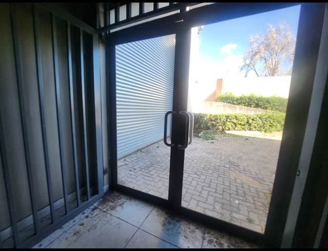 673M² WAREHOUSE TO LET IN HALFWAY HOUSE