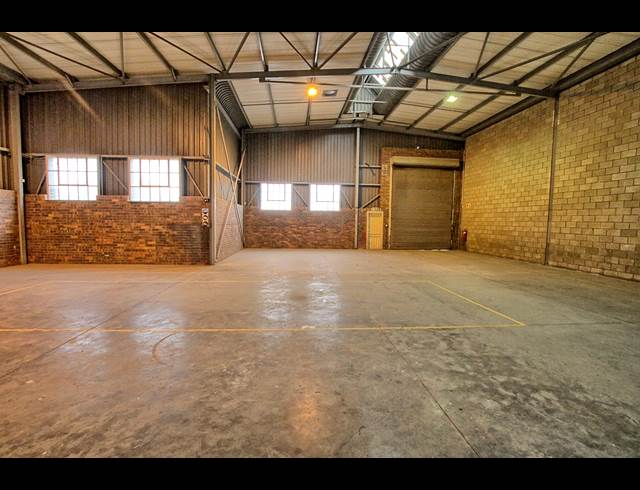 636.50M² WAREHOUSE TO LET IN KYA SANDS