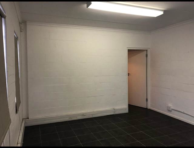 275M² WAREHOUSE TO LET IN WESTLAKE